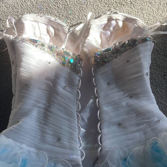 Dress - Picture 3 of 4